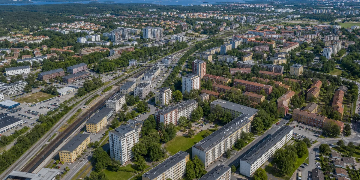 Stockholms stadssilhuett med bostadsområden